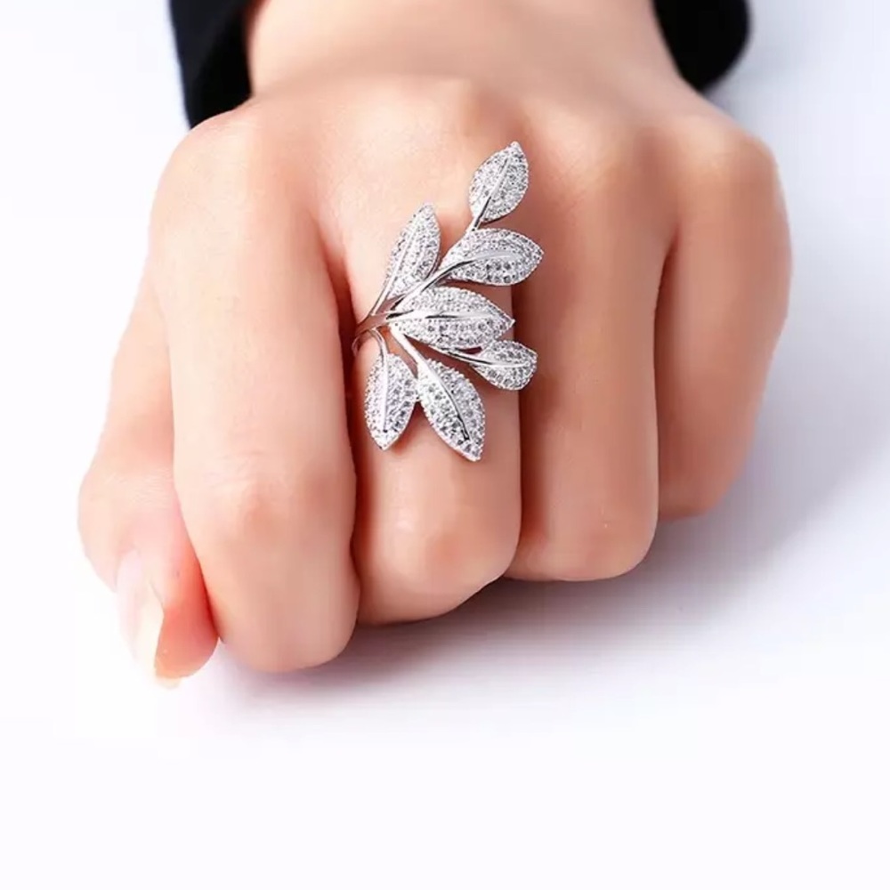Beautiful Leaf Statement Ring - Picture 2 of 6